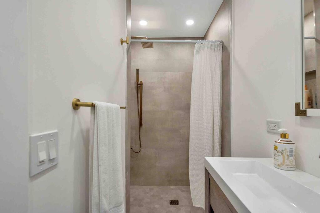 Charming Studio W Pool One Mile To Beach Pets Welcome Лейк-Уорт Экстерьер фото